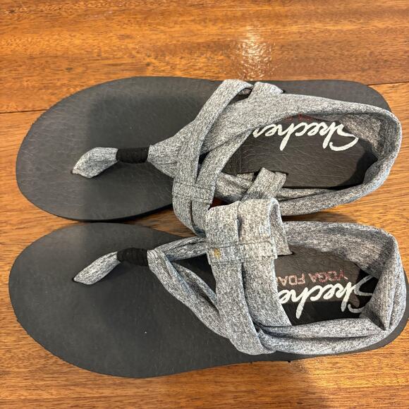 Skechers Sandals Womens Size 8 Gray Black Yoga Foam Fabric Strap Thong Wrap - Picture 4 of 9